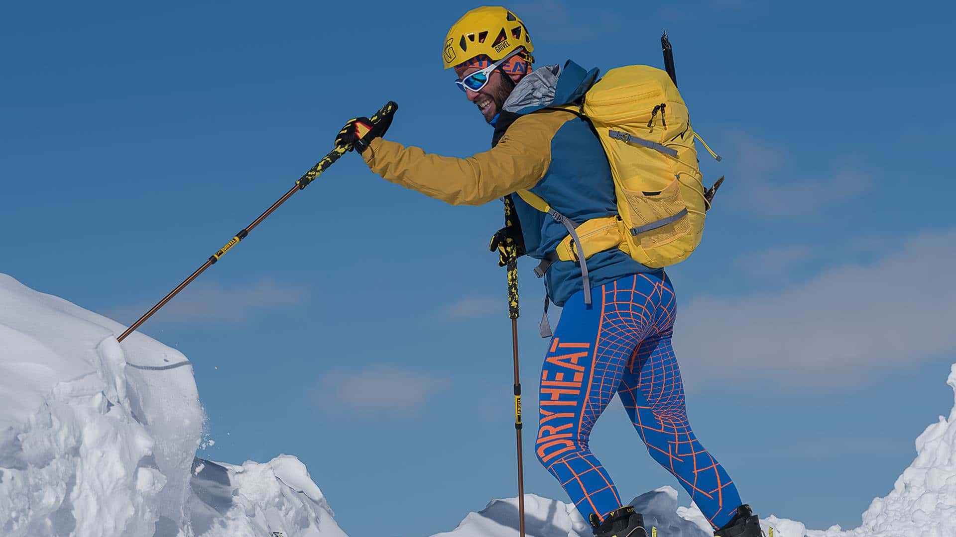 Danilo Callegari in sosta durante una spedizione in montagna