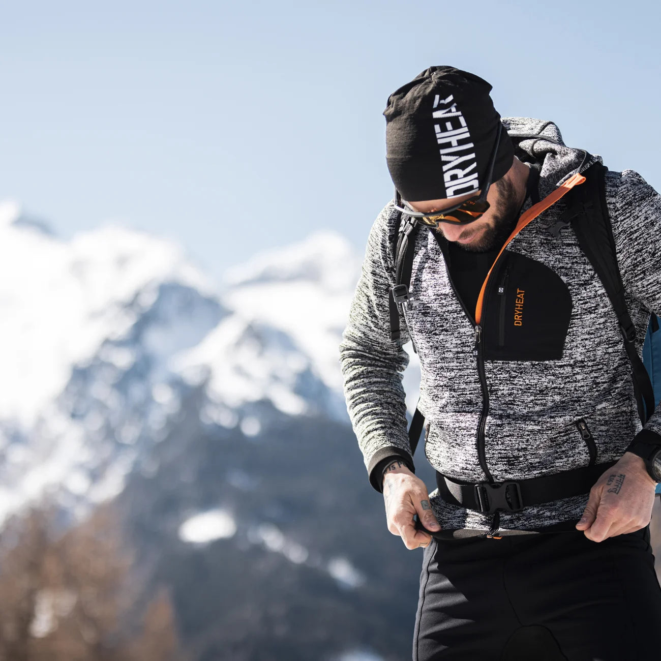Il sistema di strati DryHeat indossato in montagna