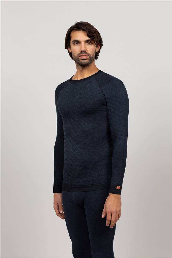 DH Drywool Men's Long Sleeve Top, worn